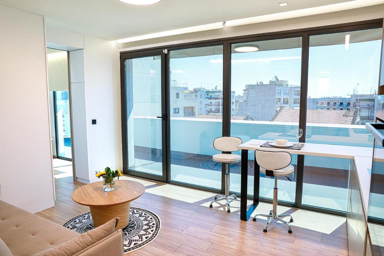 The First Key Luxury & Small Apartment In The Center Of 克桑西 外观 照片