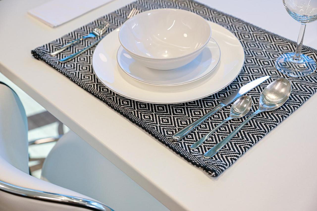 The First Key Luxury & Small Apartment In The Center Of 克桑西 外观 照片